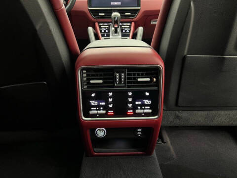 2023 Porsche Cayenne Coupe Platinum Edition