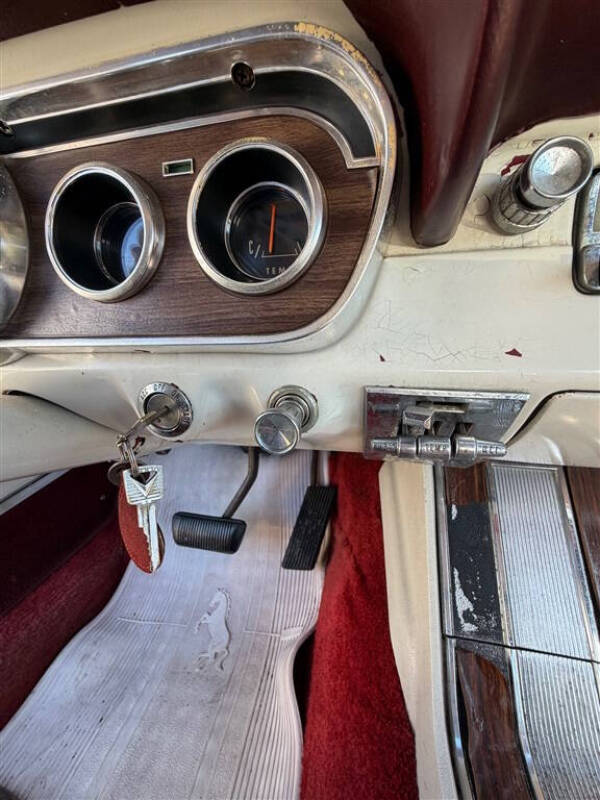 1966 Ford Mustang convertible V8