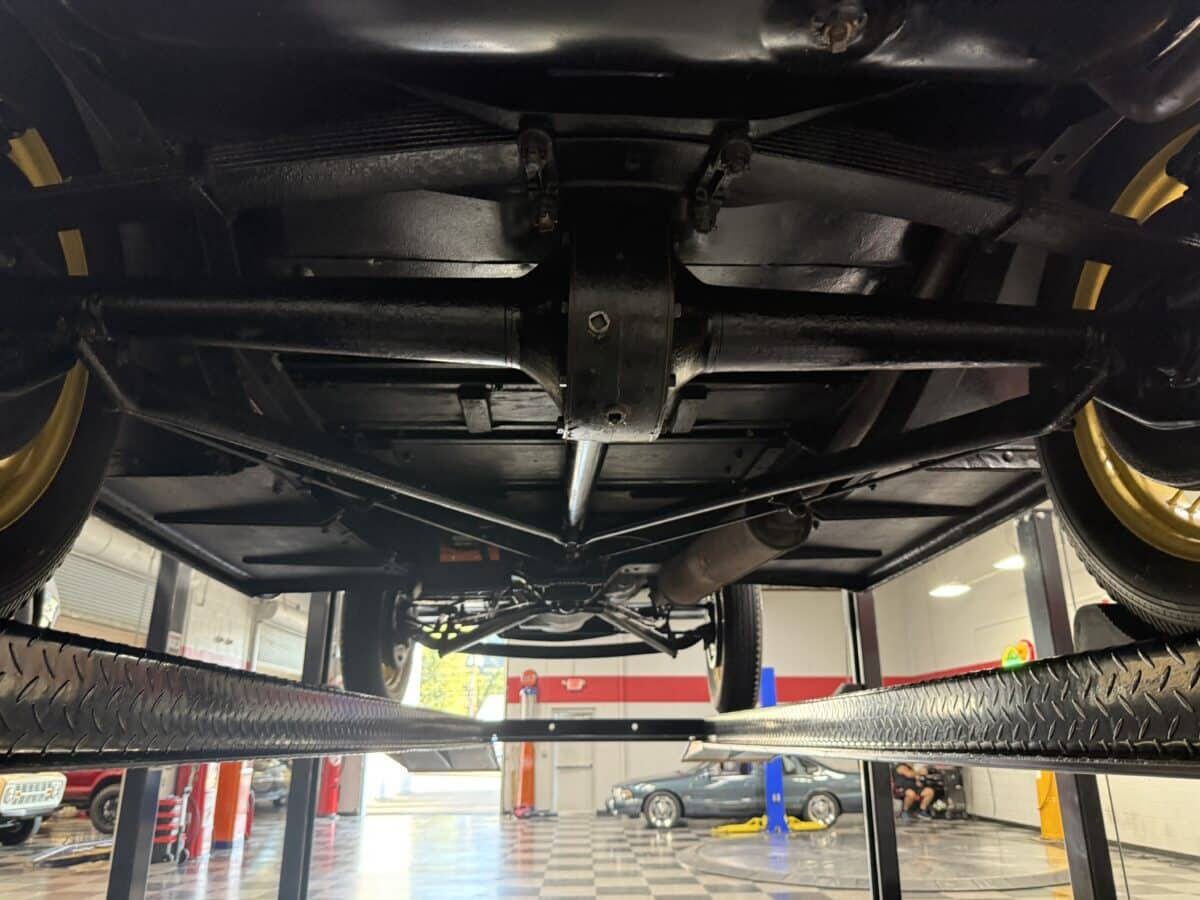 1932 Ford Model 18 74