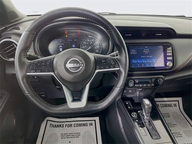 2022 Nissan Kicks SR