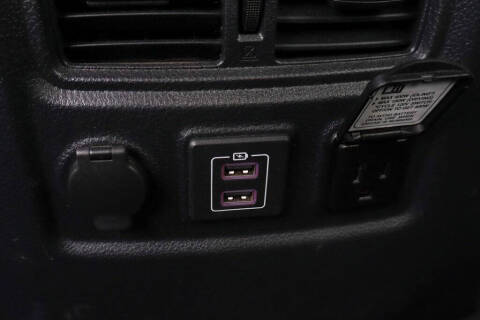 2023 Nissan Titan SV