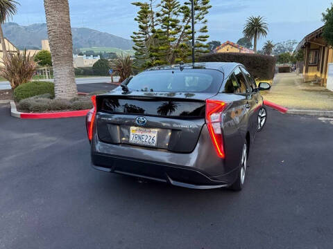 2016 Toyota Prius Three Touring