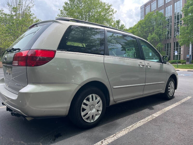 2005 Toyota Sienna CE 8 Passenger
