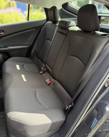 2020 Toyota Prius LE