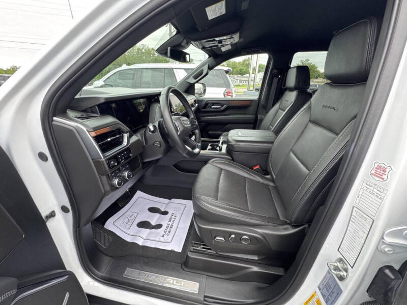 2025 GMC Yukon Denali