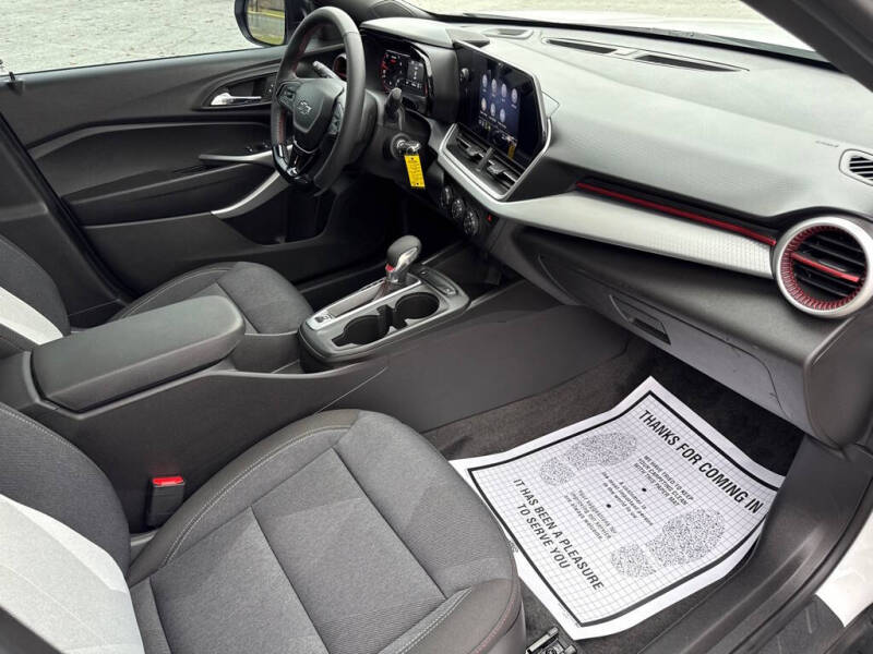 2025 Chevrolet Trax RS