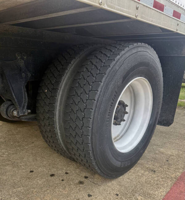 2019 Freightliner M2 106