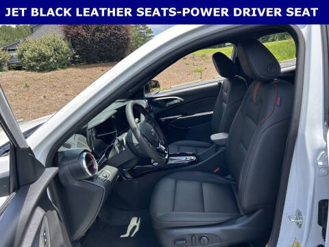 2025 Chevrolet Trax RS