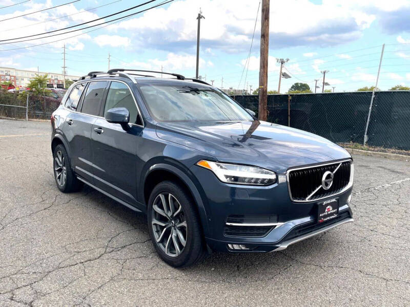 2019 Volvo XC90 T6 Momentum