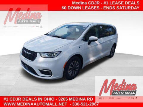 2023 Chrysler Pacifica Plug-In Hybrid for sale at Medina Auto Mall in Medina OH