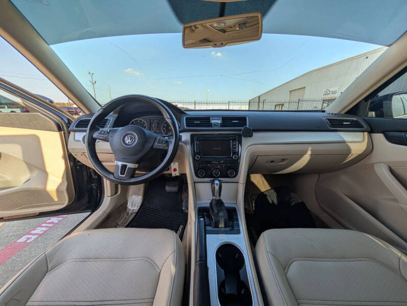 2013 Volkswagen Passat SE