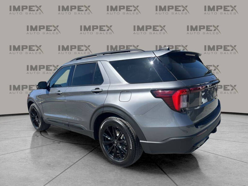 2025 Ford Explorer ST-Line