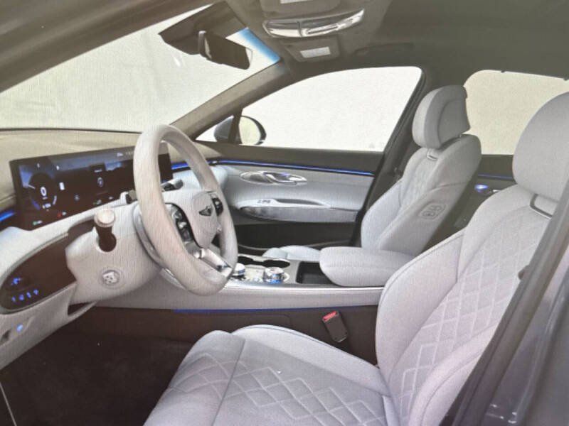 2026 Genesis Electrified GV70 Prestige