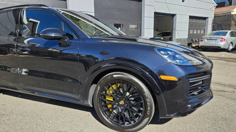 2022 Porsche Cayenne Turbo S E-Hybrid