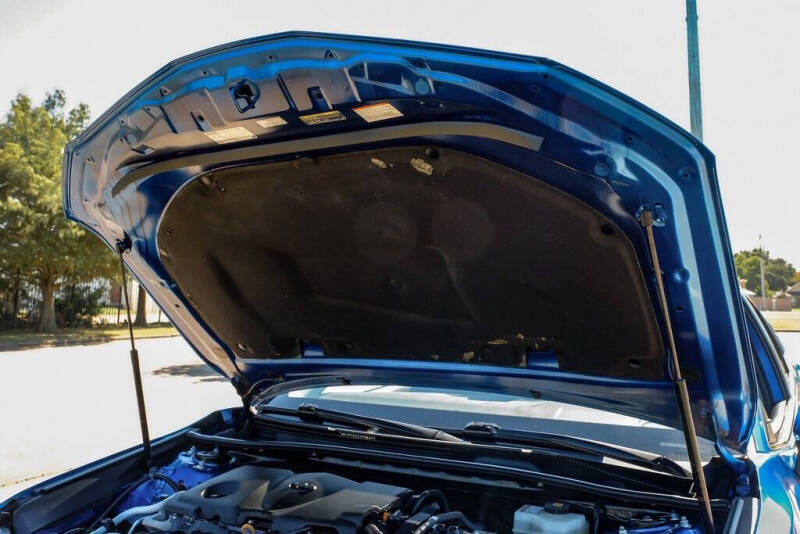 2020 Toyota Camry Hybrid LE