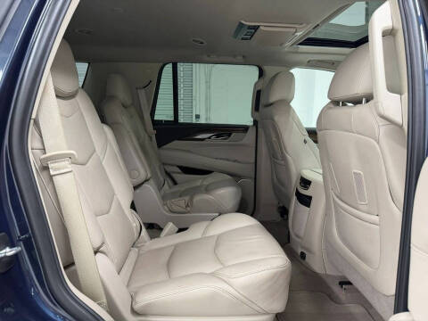 2019 Cadillac Escalade Luxury