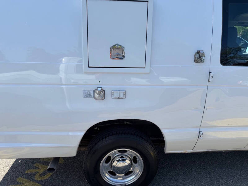 2011 Ford E-Series E-350 SD