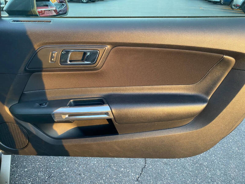 2016 Ford Mustang V6