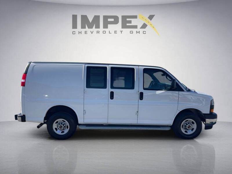 2023 GMC Savana 2500
