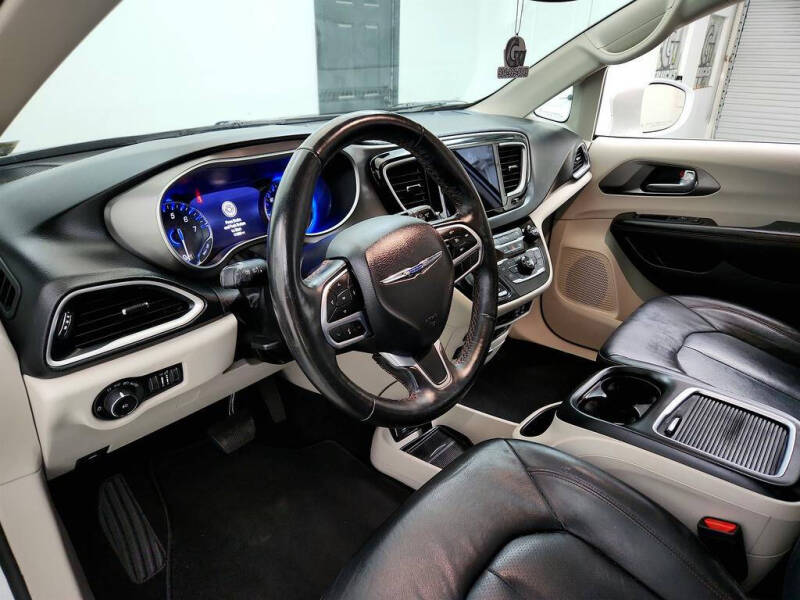 2020 Chrysler Pacifica Touring L Plus