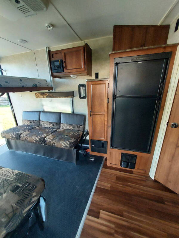 2016 Gulfstream Track & Trail