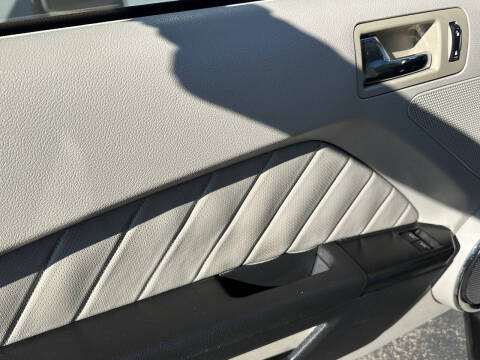 2011 Ford Mustang V6 Premium