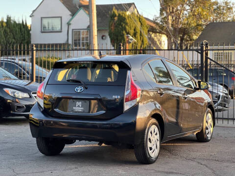 2016 Toyota Prius c One