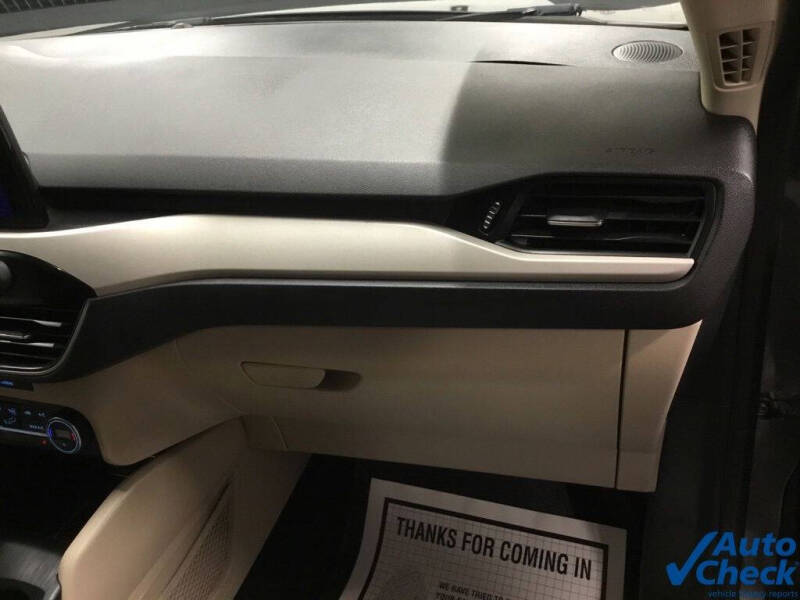2020 Ford Escape SE