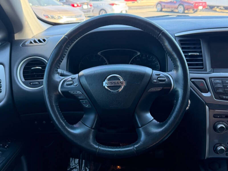 2020 Nissan Pathfinder SL