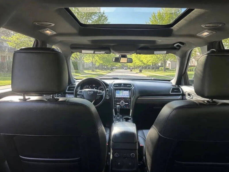 2017 Ford Explorer Platinum
