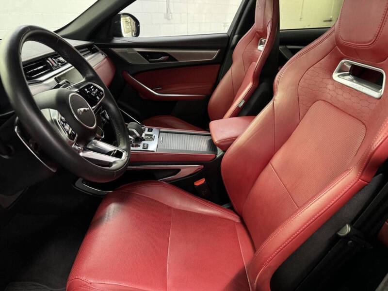 2024 Jaguar F-PACE P400 R-Dynamic S