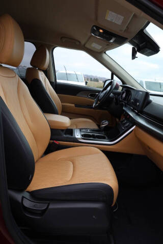 2022 Kia Carnival LX