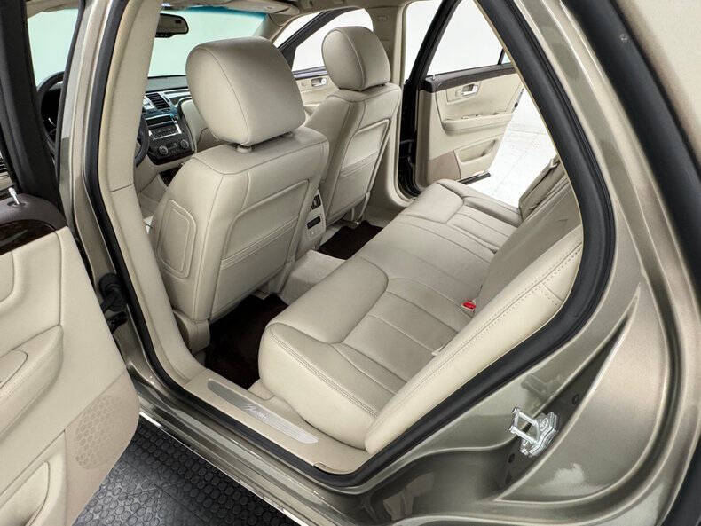 2010 Cadillac DTS Luxury Collection