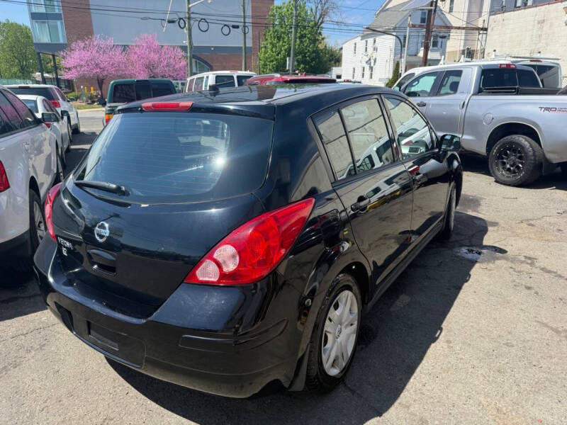 2011 Nissan Versa 1.8 S