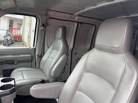 2010 Ford E-Series E-250