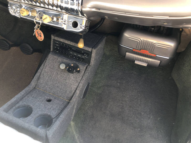 1948 Plymouth Super Deluxe