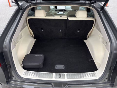 2024 Genesis GV60 Standard