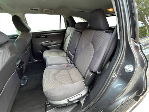 2021 Toyota Highlander LE