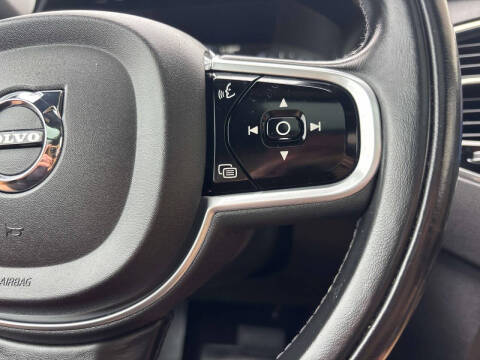 2018 Volvo XC90 T6 Momentum