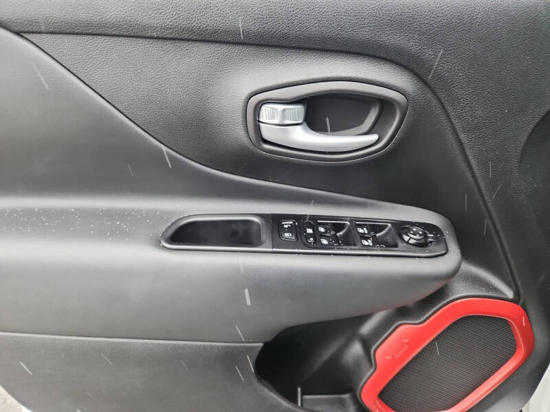 2023 Jeep Renegade Trailhawk