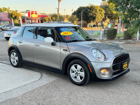 2017 MINI Hardtop 4 Door Cooper