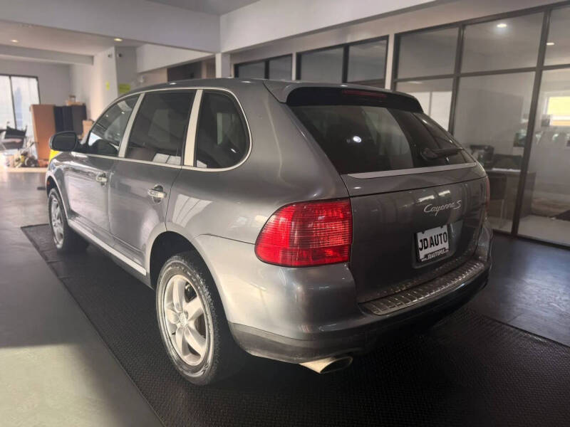 2004 Porsche Cayenne S