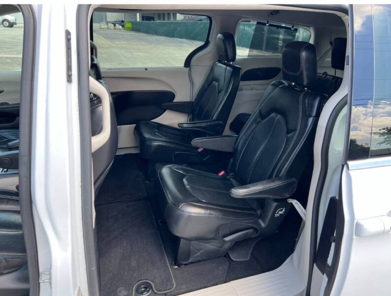 2022 Chrysler Pacifica Touring L