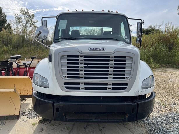 2013 Freightliner Business class M2