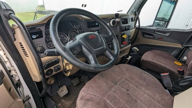 2015 Peterbilt 579 T/A Sleeper (Non-Run)