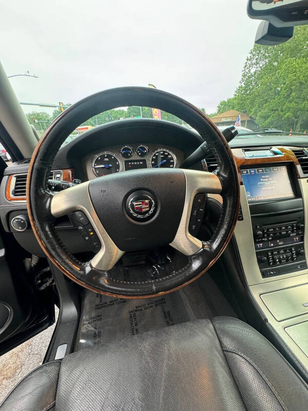 2012 Cadillac Escalade Platinum Edition