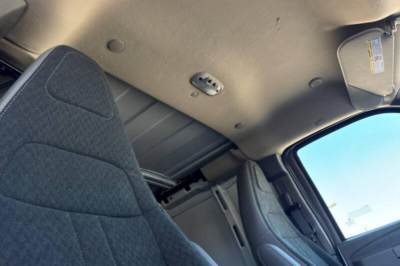 2025 Chevrolet Express 2500