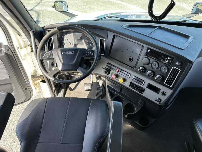 2020 Freightliner Cascadia
