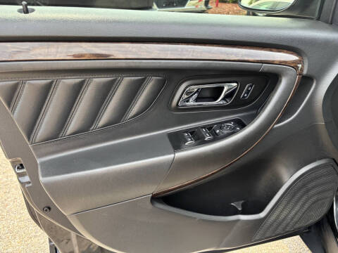 2015 Ford Taurus Limited