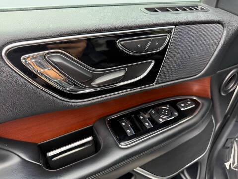 2020 Lincoln Navigator Standard